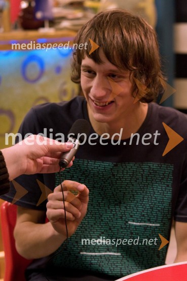 Jure Drevenšek, v nanizanki nastopa kot BraneSnemanje oddaje Brat bratu