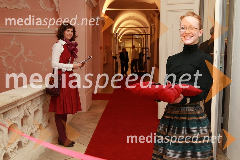 Maja Hren in Janja Krajnc, Pokrajinski muzej MariborZlata petdeseta, otvoritev razstave Ivo Robić