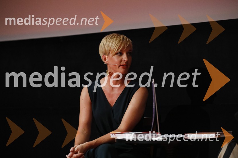  Katarina Braniselj, voditeljica, Planet 18Predpremiera dokumentarnega filma Moja pot na dirko po Franciji in predstavitev knjige Kilometer nič