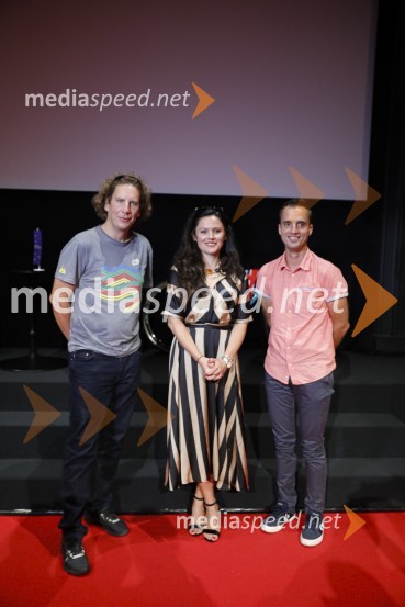  Blaž Oman;  Lora Klinc, dekle Primoža Rogliča;  David  ČrmeljPredpremiera dokumentarnega filma Moja pot na dirko po Franciji in predstavitev knjige Kilometer nič