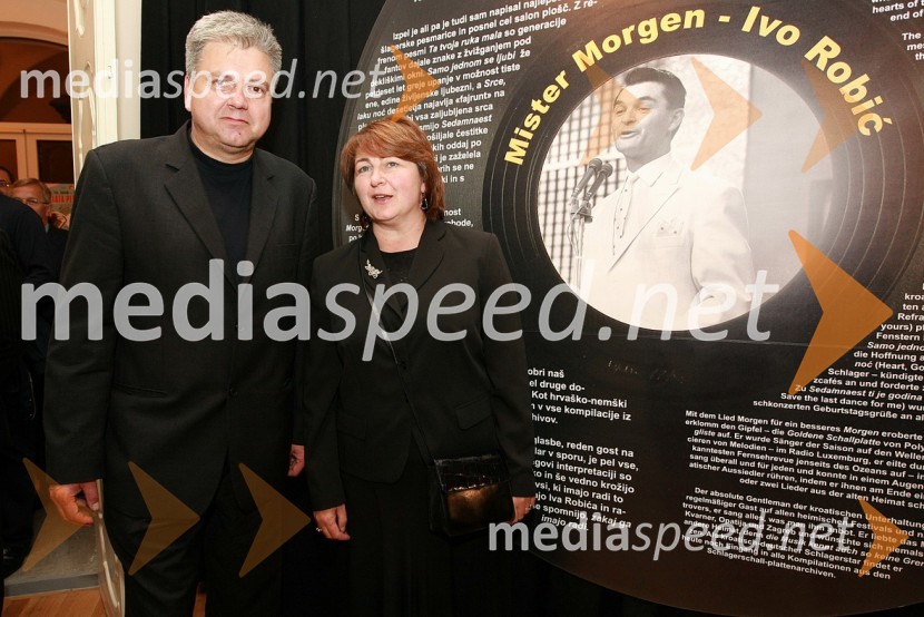 Andrej Verlič, podžupan Maribora in Vesna Leiner, kustodinja Muzeja mesta ZagrebZlata petdeseta, otvoritev razstave Ivo Robić