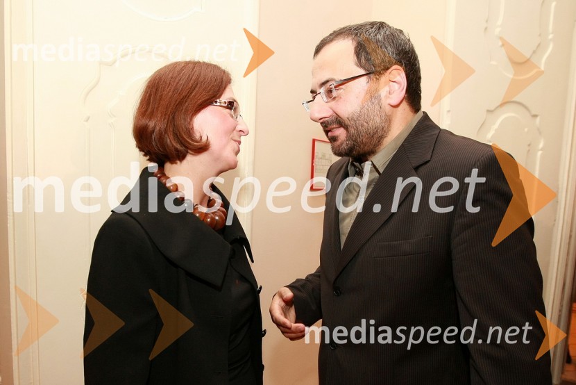 Mirjana Koren, direktorica Pokrajinskega muzeja Maribor in dr. József Györkös, mestni svetnik MOMZlata petdeseta, otvoritev razstave Ivo Robić