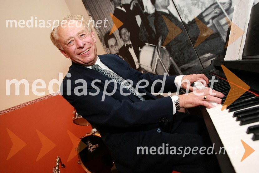 Janez Svečnik, pianistZlata petdeseta, otvoritev razstave Ivo Robić