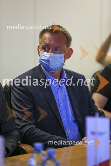  Sebastijan  Zupanc, direktor Zbornice komunalnega gospodarstva pri GZSJavni holding Maribor, predstavitev, novinarska konferenca