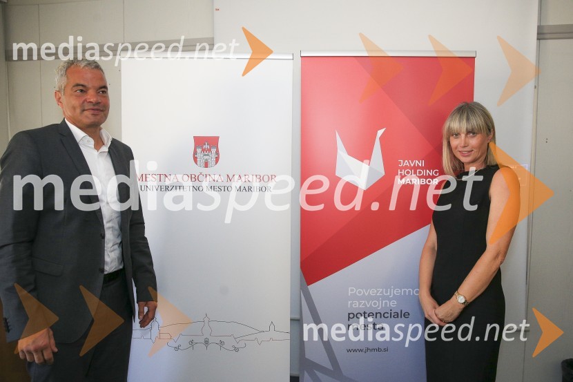  Aleksander Saša Arsenovič, župan, Mestna občina Maribor; mag. Lidija Pliberšek, direktorica Pogrebnega podjetje Maribor d.d. in predsednica ASCEJavni holding Maribor, predstavitev, novinarska konferenca