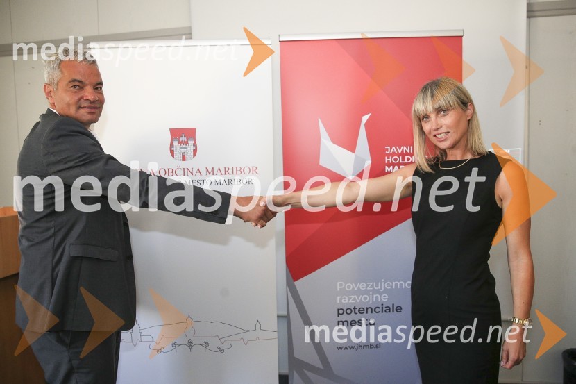  Aleksander Saša Arsenovič, župan, Mestna občina Maribor; mag. Lidija Pliberšek, direktorica Pogrebnega podjetje Maribor d.d. in predsednica ASCEJavni holding Maribor, predstavitev, novinarska konferenca