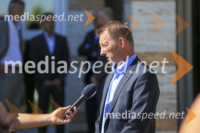  Sebastijan  Zupanc, direktor Zbornice komunalnega gospodarstva pri GZSJavni holding Maribor, predstavitev, novinarska konferenca