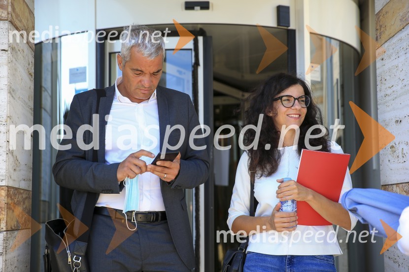  Aleksander Saša Arsenovič, župan, Mestna občina Maribor;  Jelka Vrečko, vodja kabineta župana MO MariborJavni holding Maribor, predstavitev, novinarska konferenca