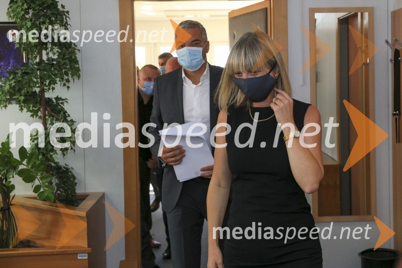  Aleksander Saša Arsenovič, župan, Mestna občina Maribor; mag. Lidija Pliberšek, direktorica Pogrebnega podjetje Maribor d.d. in predsednica ASCEJavni holding Maribor, predstavitev, novinarska konferenca