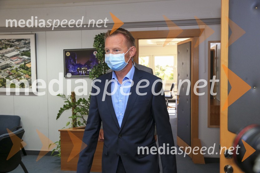  Sebastijan  Zupanc, direktor Zbornice komunalnega gospodarstva pri GZSJavni holding Maribor, predstavitev, novinarska konferenca