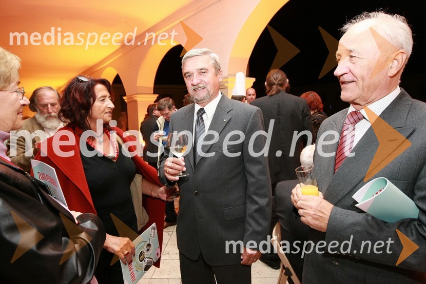 Janko Razgoršek, podjetnik s soprogo Majdo in dr. Šime IvanjkoZlata petdeseta, otvoritev razstave Ivo Robić