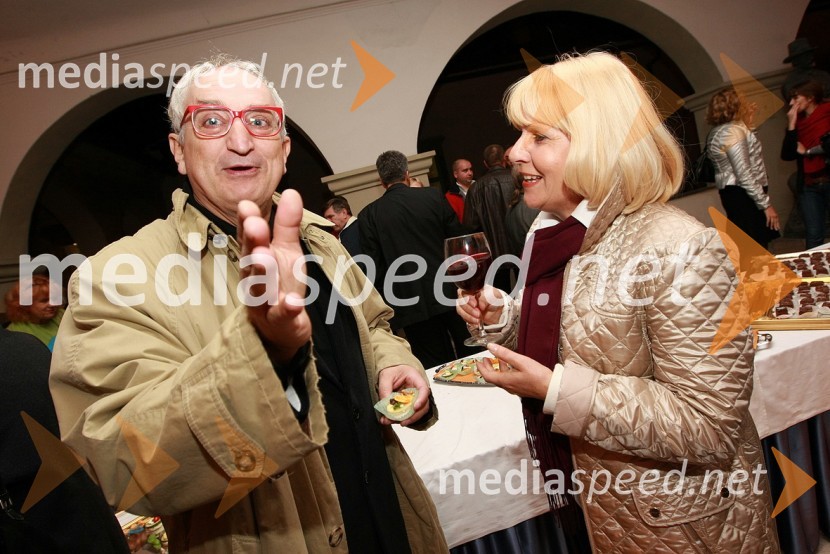 Vladimir Jurc, igralec in povezovalec prireditve in Alenka Hren
Zlata petdeseta, otvoritev razstave Ivo Robić
