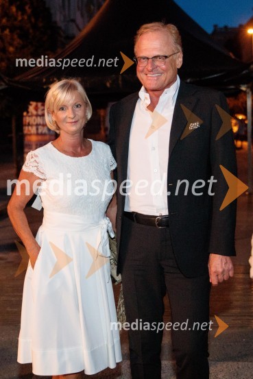  Sonja Poljanšek Škrabec, lastnica Welness centra Sunny;  Janez  Škrabec, direktor Riko d.o.o., predsednik Slovensko-ruskega poslovnega sveta, častni konzul BelorusijeJonas Kaufmann, koncert v okviru 68. Ljubljana Festivala