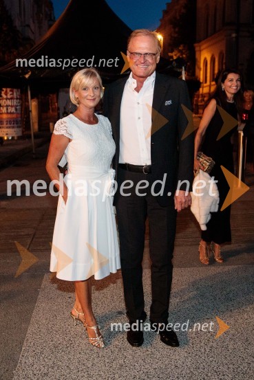  Sonja Poljanšek Škrabec, lastnica Welness centra Sunny;  Janez  Škrabec, direktor Riko d.o.o., predsednik Slovensko-ruskega poslovnega sveta, častni konzul BelorusijeJonas Kaufmann, koncert v okviru 68. Ljubljana Festivala