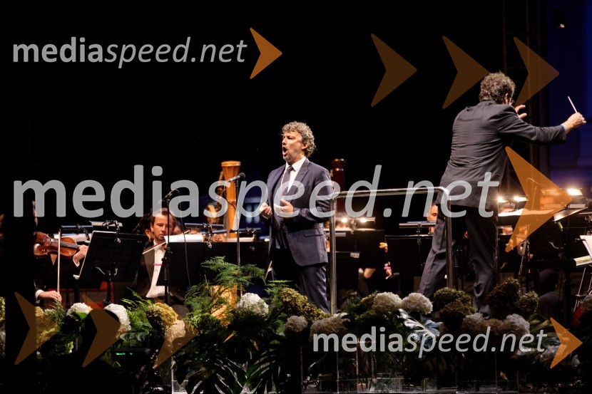  Jonas Kaufmann, tenor;  Jochen  Rieder, dirigentJonas Kaufmann, koncert v okviru 68. Ljubljana Festivala