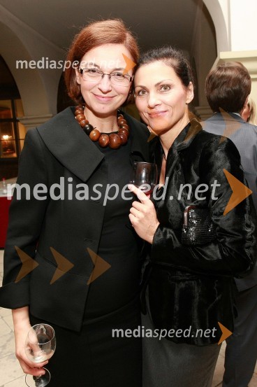 Mirjana Koren, direktorica Pokrajinskega muzeja Maribor in Sabina Hobacher, lastnica PR PlusZlata petdeseta, otvoritev razstave Ivo Robić