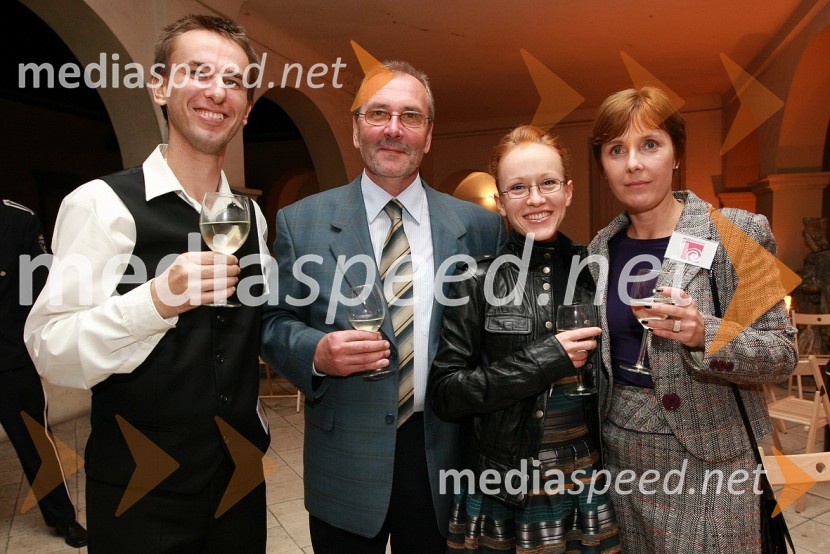 Oskar Habjanič, Janja Krajnc in Irena Porekar Kacafura, Pokrajinski muzej Maribor z Vojkom RobičemZlata petdeseta, otvoritev razstave Ivo Robić