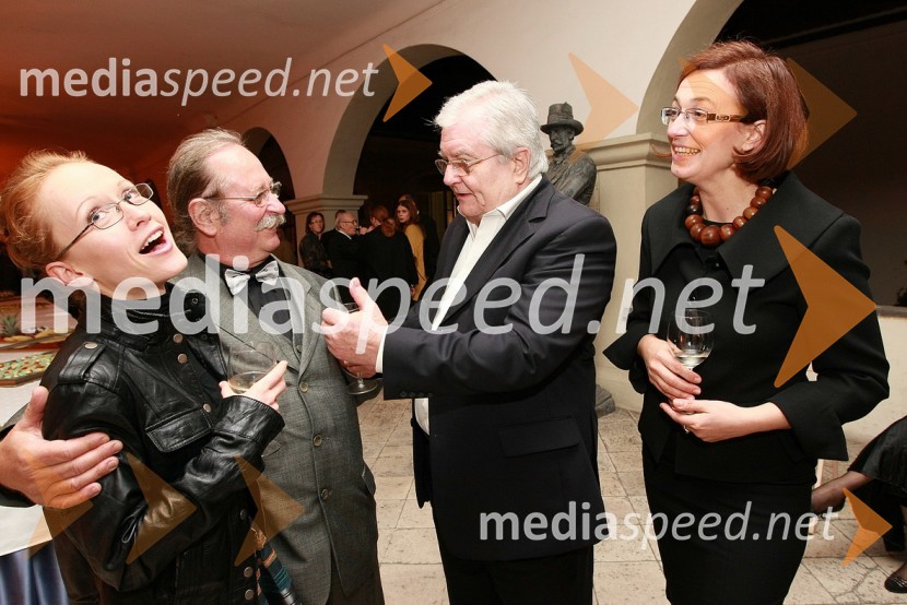 Kolektiv Pokrajinskega muzeja Maribor in Marko Novosel, nekdanji jugoslovanski pevecZlata petdeseta, otvoritev razstave Ivo Robić