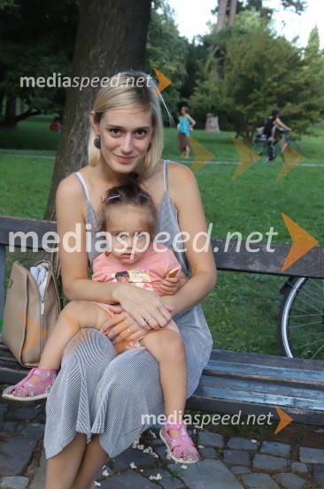  ... ;  Natalija TrebšeBilbi, Vlado Kreslin in sredino dogajanje, Festival Lent 2020