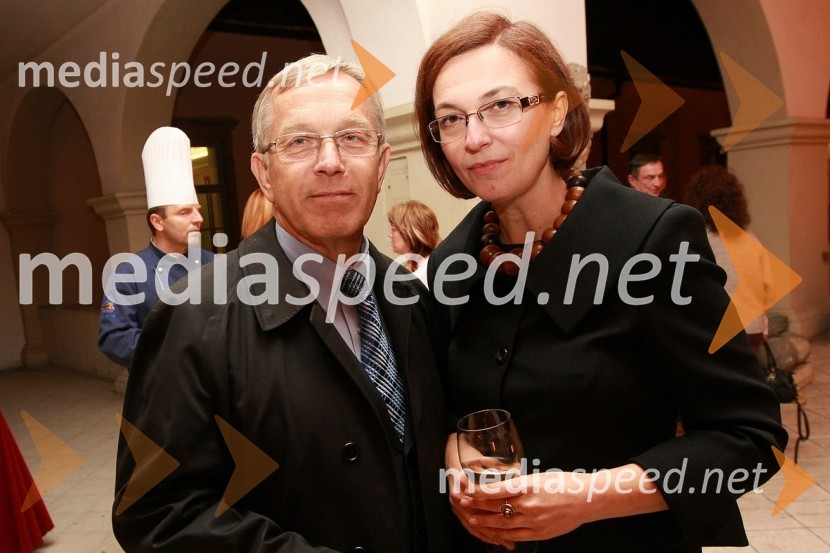 Ivan Gorjup, odvetnik in Mirjana Koren, direktorica Pokrajinskega muzeja MariborZlata petdeseta, otvoritev razstave Ivo Robić