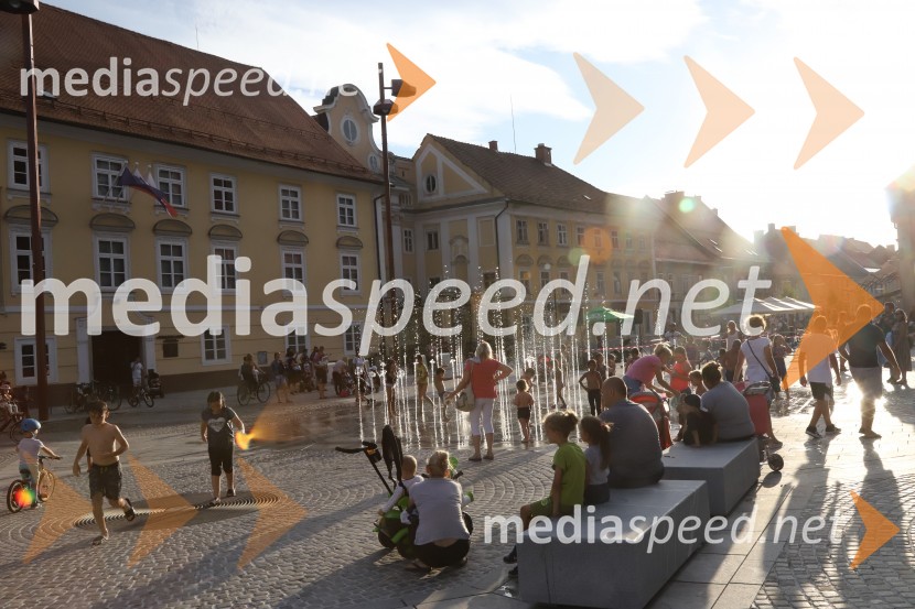 Tadej Toš, Dan D in četrtkovo dogajanje, Festival Lent 2020