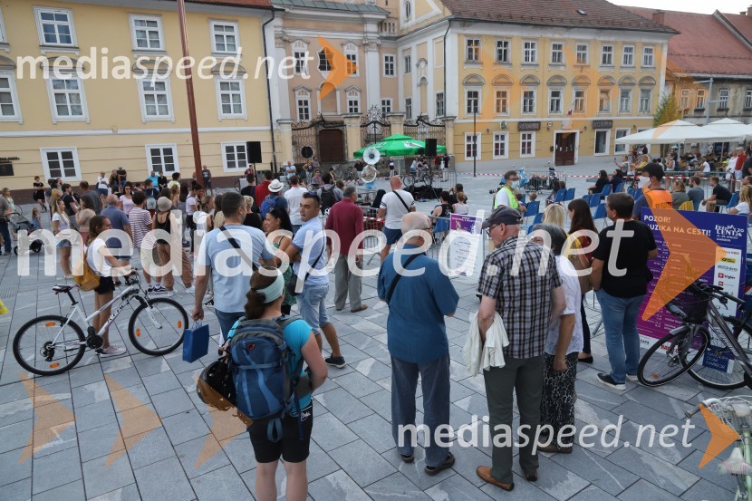 Tadej Toš, Dan D in četrtkovo dogajanje, Festival Lent 2020