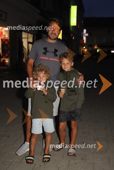 Tadej Toš, Dan D in četrtkovo dogajanje, Festival Lent 2020