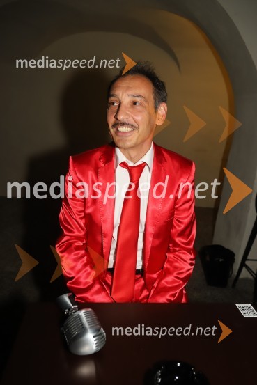  Tadej Toš, igralec, komik in TV voditeljTadej Toš, Dan D in četrtkovo dogajanje, Festival Lent 2020