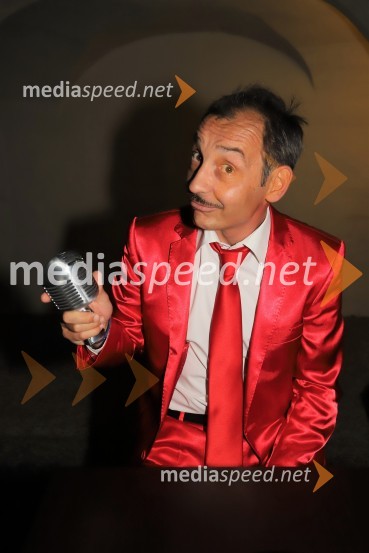  Tadej Toš, igralec, komik in TV voditeljTadej Toš, Dan D in četrtkovo dogajanje, Festival Lent 2020