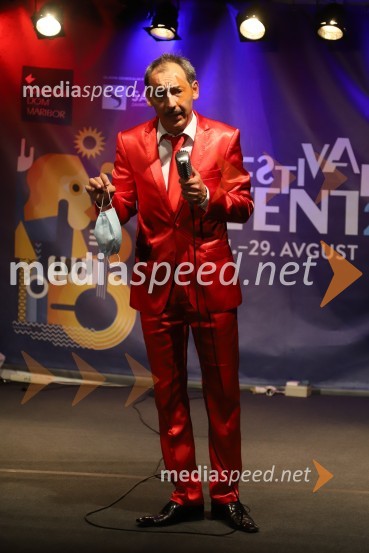  Tadej Toš, igralec, komik in TV voditeljTadej Toš, Dan D in četrtkovo dogajanje, Festival Lent 2020