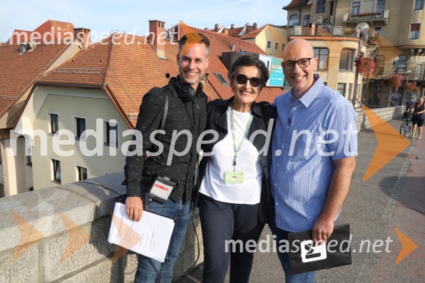 Andrej Geržina, TV voditelj;  Lenka Molek;  Matej  Korošec, novinarZadnja poletna oddaja Dobro jutro iz mariborskega studia RTV SLO