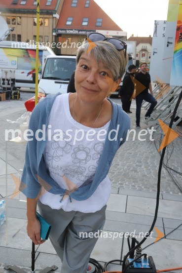  Eva Stavbar, novinarka, urednica RTV SLOZadnja poletna oddaja Dobro jutro iz mariborskega studia RTV SLO