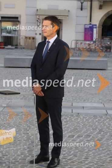 prof. dr. Zdravko Kačič, rektor Univerze v MariboruZadnja poletna oddaja Dobro jutro iz mariborskega studia RTV SLO