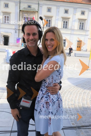  Andrej Geržina, TV voditelj;  Katja Treer, voditeljicaZadnja poletna oddaja Dobro jutro iz mariborskega studia RTV SLO