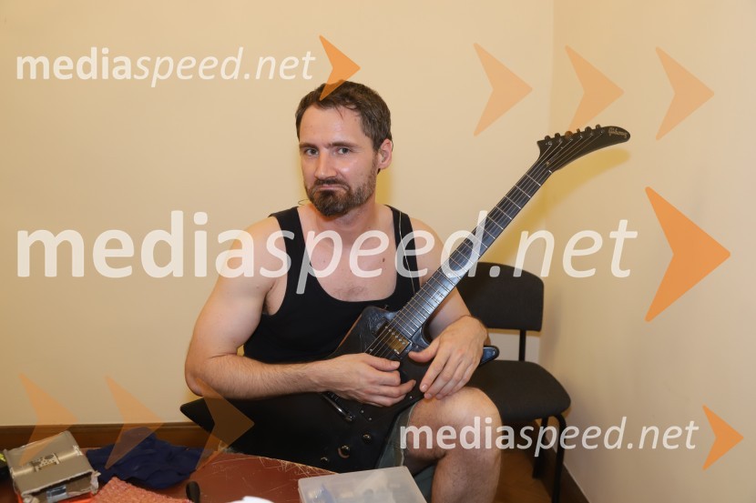  Boštjan  Beltram - Berto, kitarist, skupina Elvis Jackson2B band, Elvis Jackson in sobotno dogajanje, Festival Lent 2020