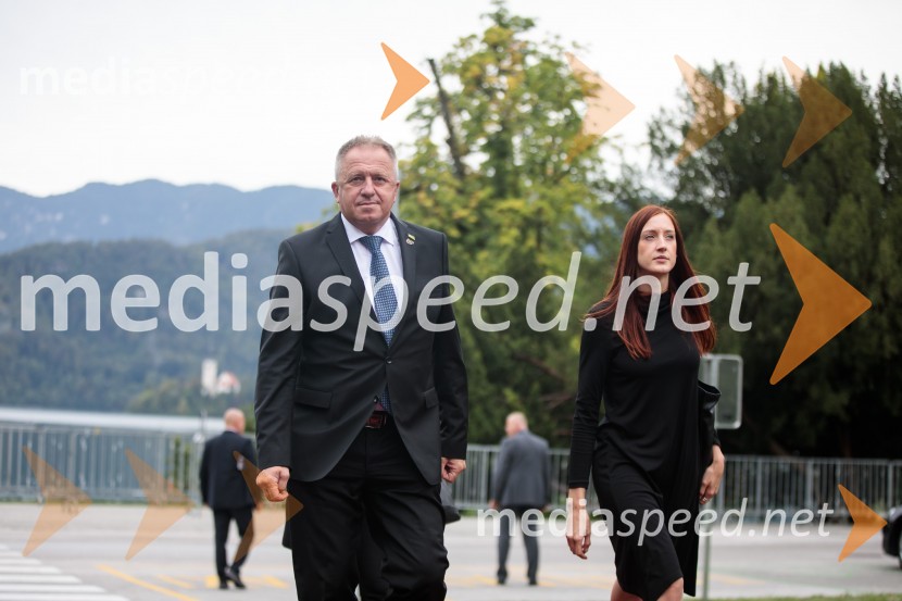  Zdravko Počivalšek, minister za gospodarski razvoj in tehnologijo;  ... 15. mednarodna konferenca Blejski strateški forum