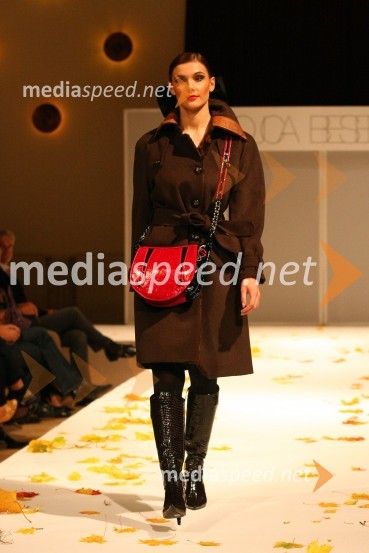 Modna revija Mojce BeseničarModna revija Mojce Beseničar