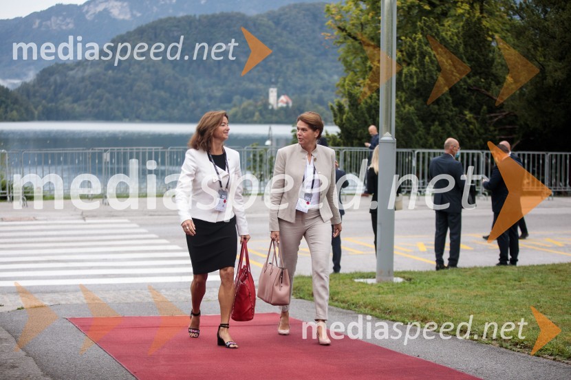  Tanja  Fajon, poslanka v Evropskem parlamentu; mag. Alenka Bratušek, ministrica za infrastrukturo RS 15. mednarodna konferenca Blejski strateški forum