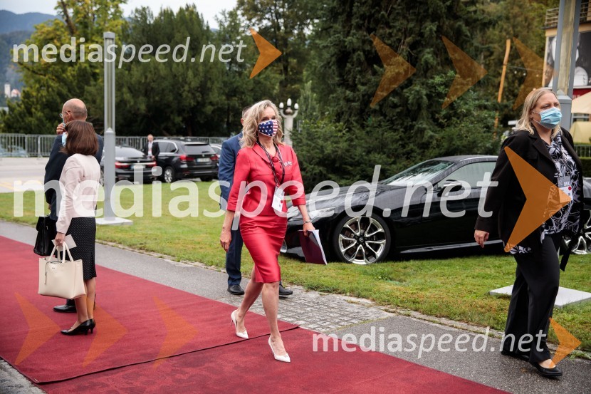  ... ;  Lynda  C. Blanchard, veleposlanica ZDA;  ... 15. mednarodna konferenca Blejski strateški forum