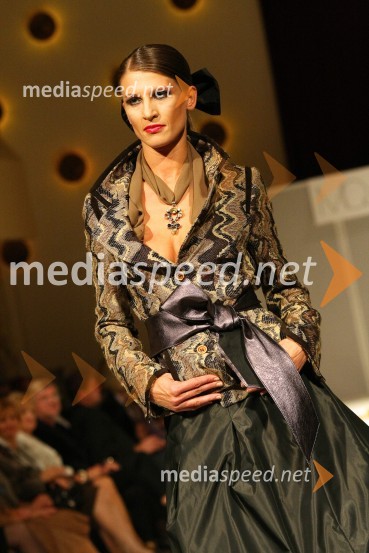 Modna revija Mojce BeseničarModna revija Mojce Beseničar