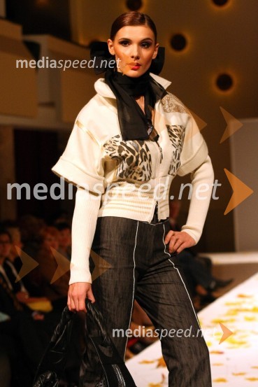 Modna revija Mojce BeseničarModna revija Mojce Beseničar