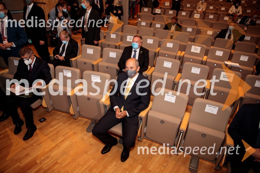  Janez Janša, predsednik vlade RS;  Zdravko Počivalšek, minister za gospodarski razvoj in tehnologijo15. mednarodna konferenca Blejski strateški forum