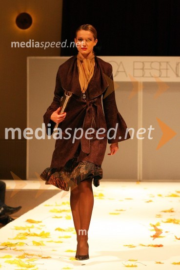 Modna revija Mojce BeseničarModna revija Mojce Beseničar