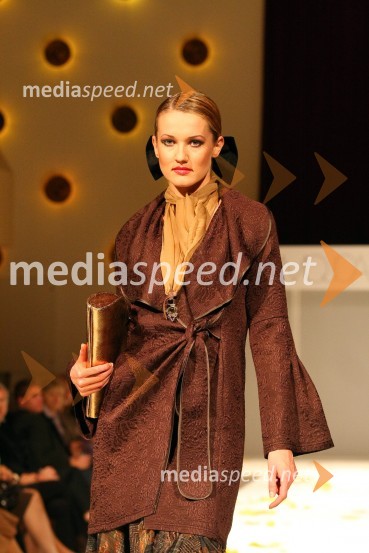 Modna revija Mojce BeseničarModna revija Mojce Beseničar