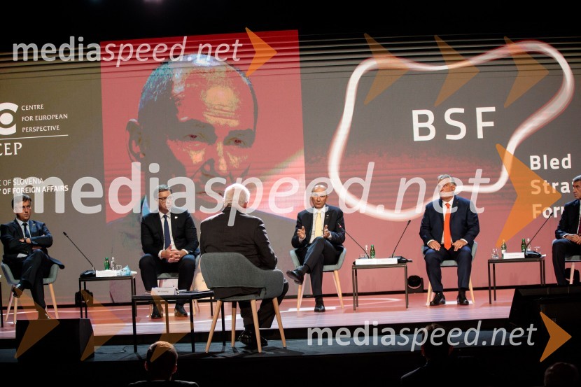  Andrej  Plenković, predsednik Vlade Republike Hrvaške;  Aleksandar Vučić, predsednik Republike Srbije;  ... ;  Janez Janša, predsednik vlade RS;  Viktor Orbán, predsednik madžarske vlade15. mednarodna konferenca Blejski strateški forum