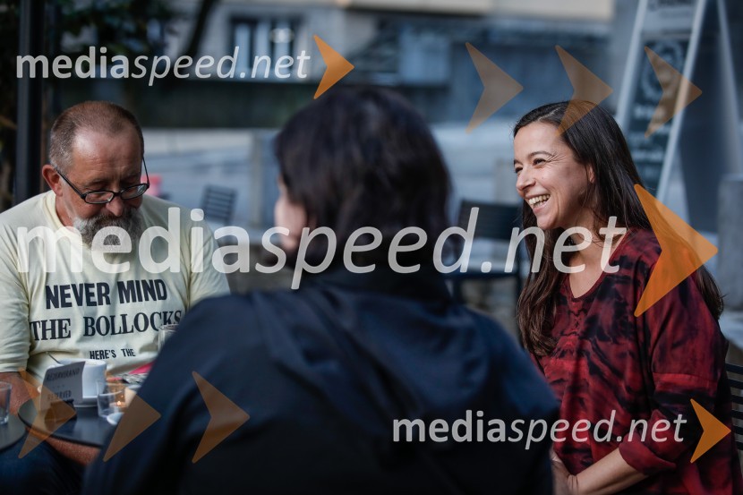  Zdenko Matoz, Delo;  Teja Pelko, novinarka, Svet24;  Severa Gjurin, glasbenicaSevera Gjurin izdala nov album Ali je še kaj prostora?