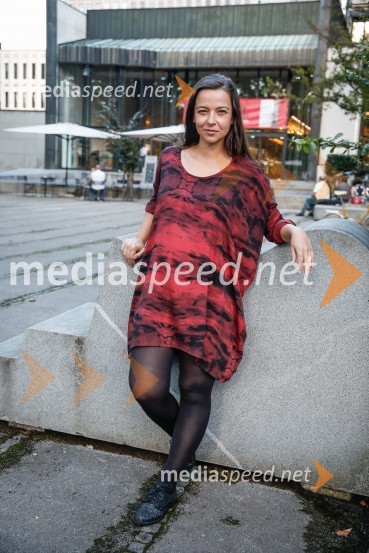  Severa Gjurin, glasbenicaSevera Gjurin izdala nov album Ali je še kaj prostora?