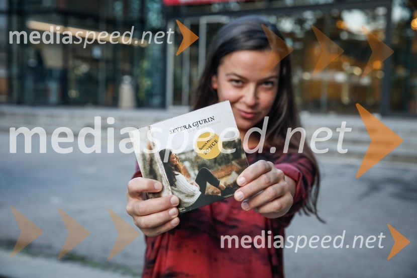  Severa Gjurin, glasbenicaSevera Gjurin izdala nov album Ali je še kaj prostora?