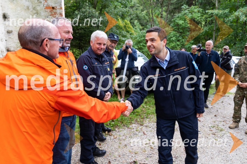  ... ;  ... ;  ... ;  Matej Tonin, podpredsednik vlade in minister za obramboVaja reševanja v gorah s pomočjo helikopterja