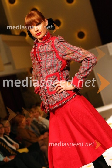 Modna revija Mojce BeseničarModna revija Mojce Beseničar